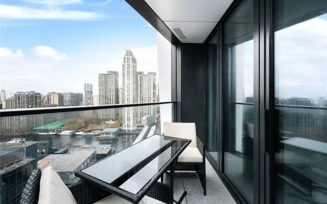 One-Bedroom Balcony Apartment City View