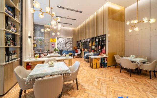 Zhongmu International Hotel