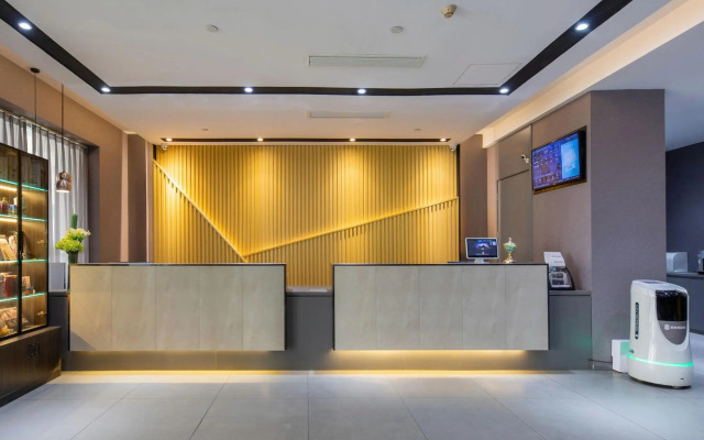 Homeinn Selected Hotel (Jinan Daming Lake Shengchan Road Subway Station)