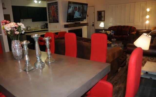 Park City Condo with 6 beds, 3 bedroom, 3 bath, 4 min to ski, 2 min to Sundance HQ