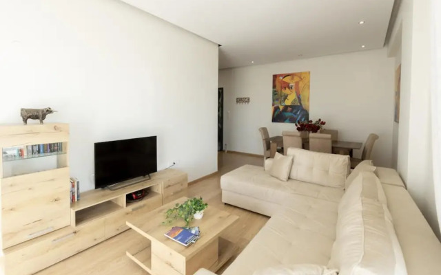 The View in Glyfada With 2 Bedrooms and 2 Bathrooms
