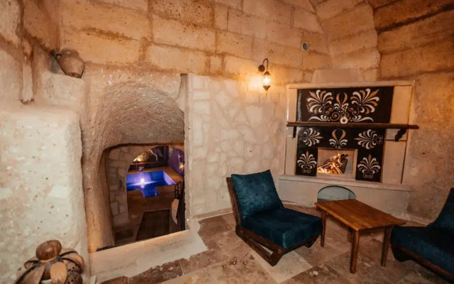Vanessa Cave House