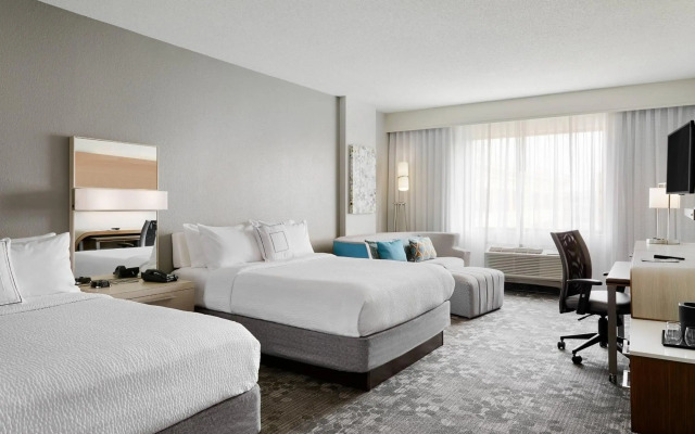Courtyard by Marriott Milwaukee Downtown