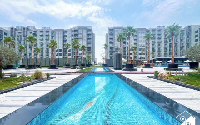 Bright 2bed Family Home: Pool, Gym & Kids Play