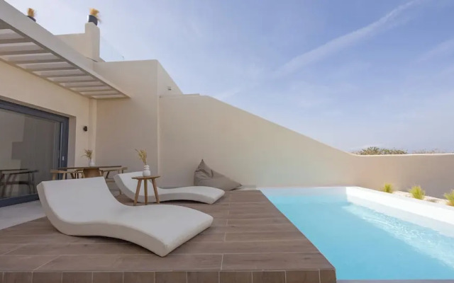 Pnoe Luxury Suites