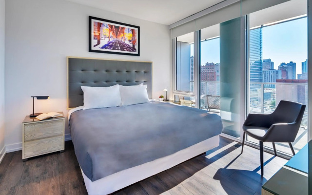 Level Chicago – Old Town