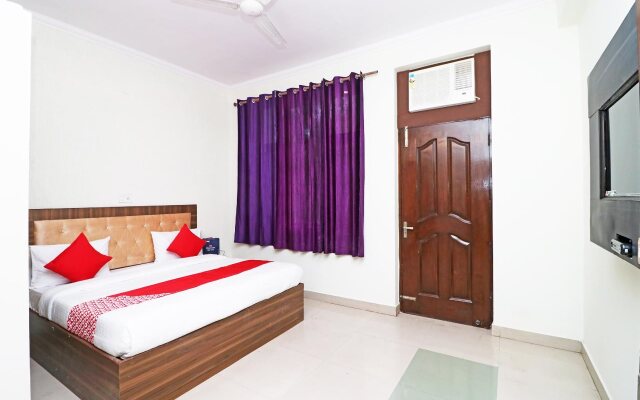 Hotel 9 Palm by OYO Rooms