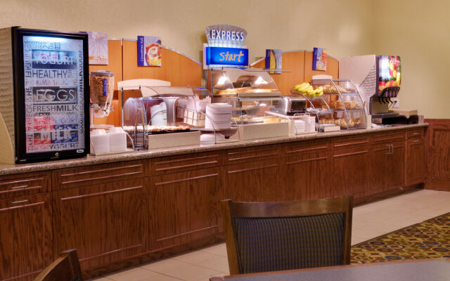 Holiday Inn Express Hotel & Suites Galveston West-Seawall by IHG