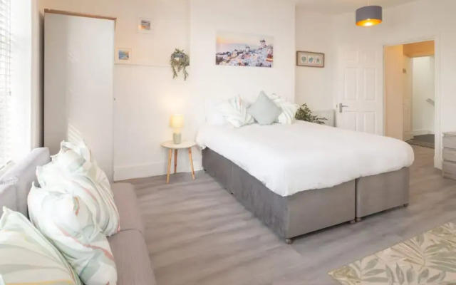 Host Stay Harbour Lights