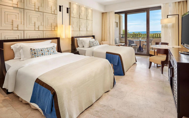 The Romanos, a Luxury Collection Resort