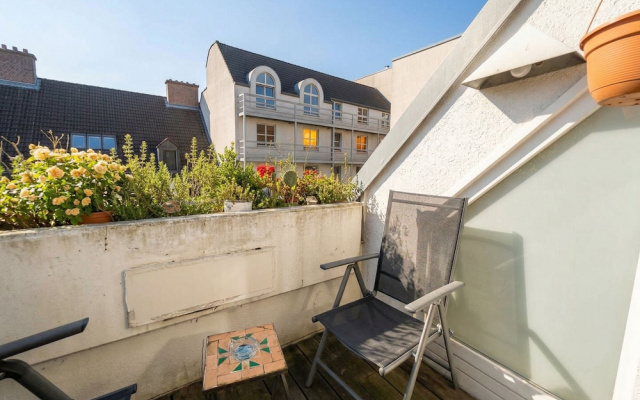 Lovely 3BR Apt With Balcony Rennweg