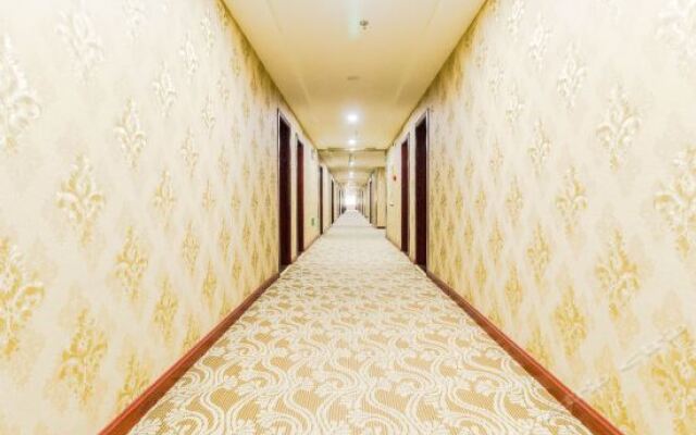 Huangyue Business Hotel