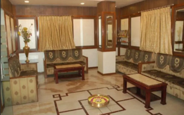 OYO Flagship 983 Hotel Surya Residency