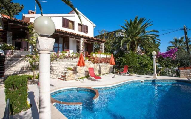 Holiday Home Bugenvilija
