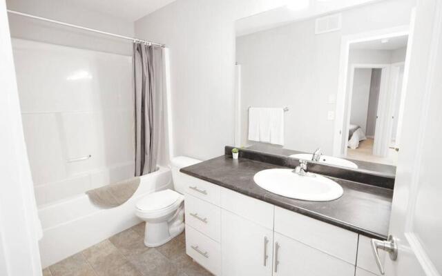 Beautiful South Winnipeg 4 Bdrm 2 Bath Townhouse