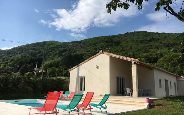 Modern Villa in Thueyts with Swimming Pool