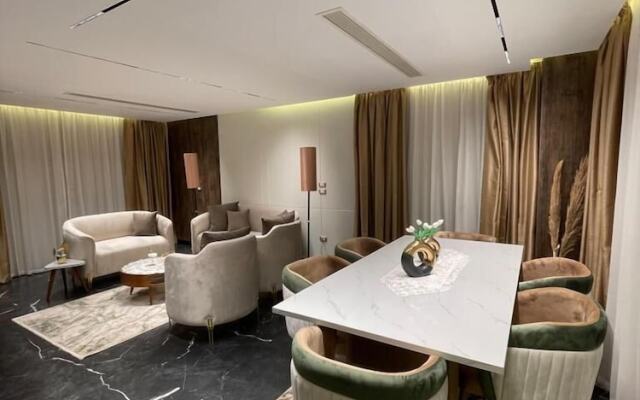 Villa in palm hills-the crown
