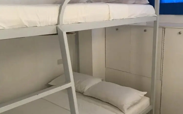 University Condotel by Oyo Rooms