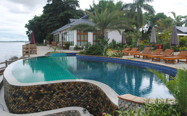 Myitkyina Plam Spring Resort Hotel