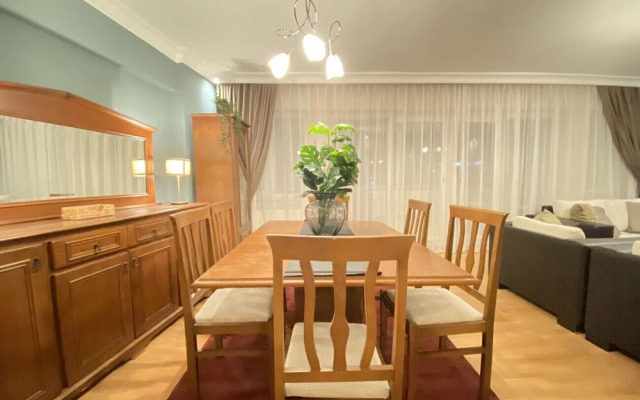 Missafir Sleek Flat in Nisantasi With Terrace