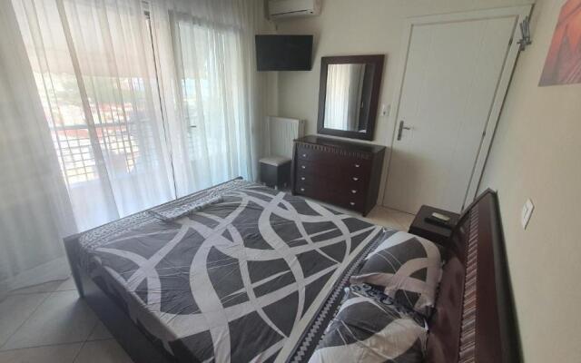Christos house-- Comfortable apartment with great view!