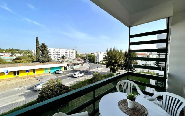 Vilamoura Central 4 With Pool by Homing