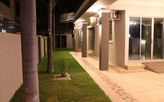 Ian's De Splendid Home