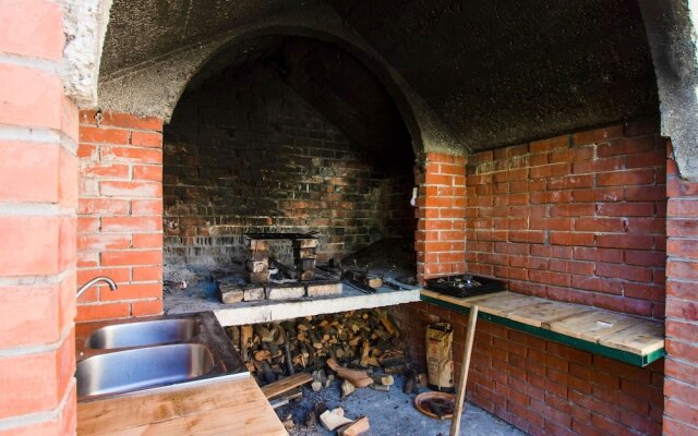 Cosy Holiday Home in Baška Voda With Terrace