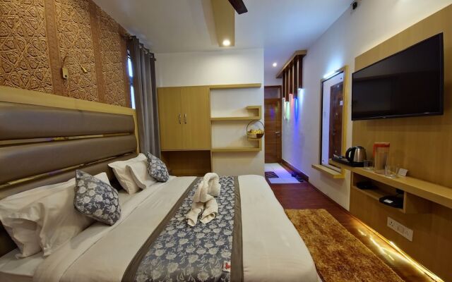 Seven Hills Hotel Srinagar