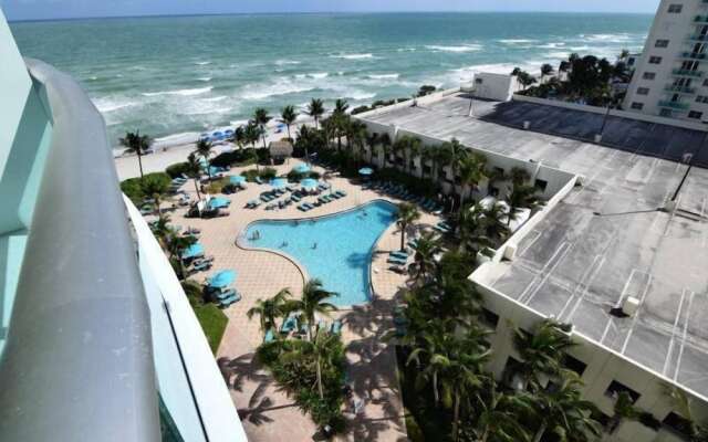 Spectacular 1 Bed 1 Bath @ Tides