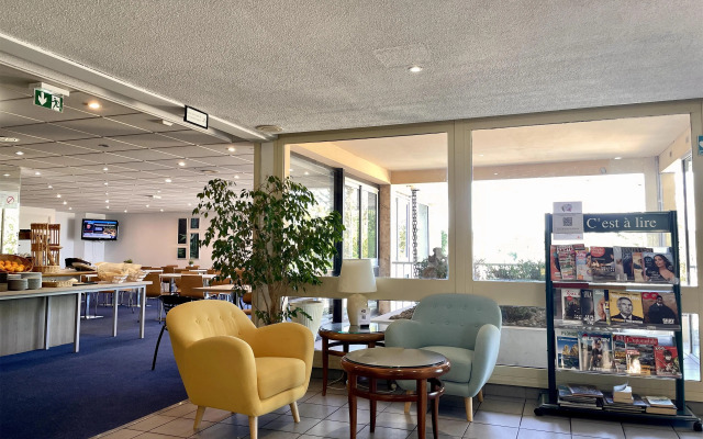 Hotel Kyriad Nemours