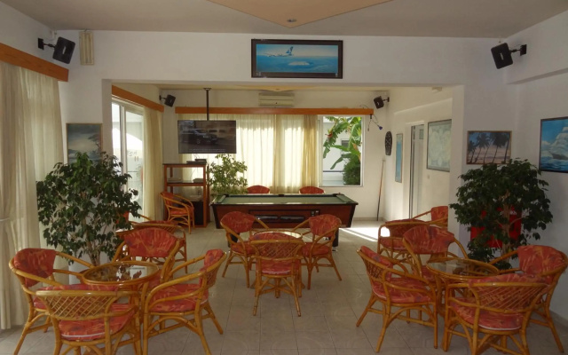 Michalis Studios & Apartments