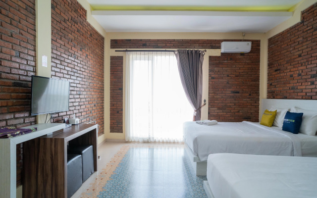 Urbanview Hotel Omah Anin Batu