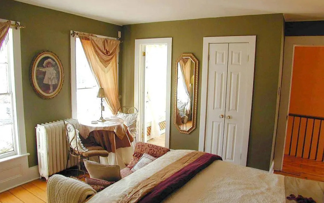 Apple Tree Historic B&B