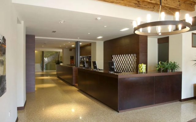 Sweet Hotel