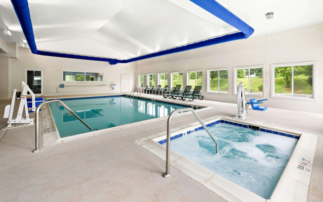 Comfort Suites Abingdon I-81