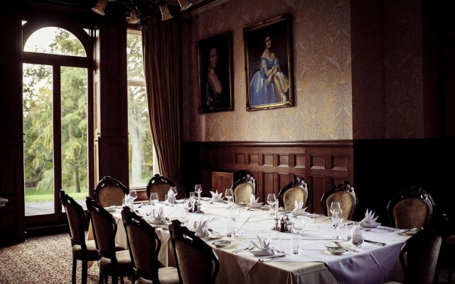 Rossington Hall