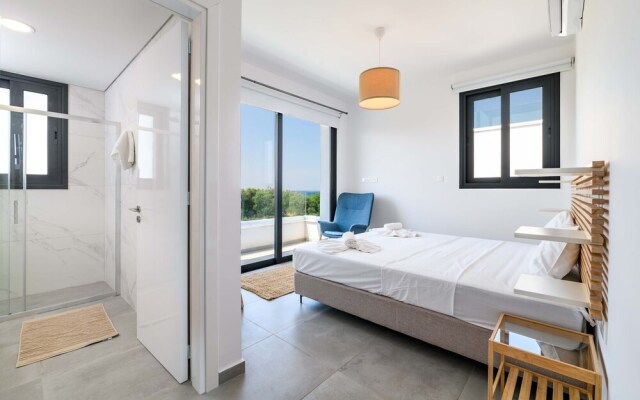 By The Beach - Blue Topaz Villa