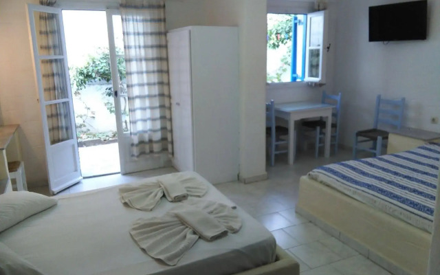 Stratos Studios & Apartments