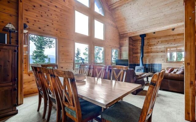 Chalet de Neige by RedAwning