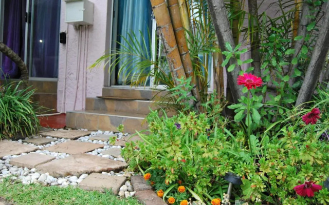 Roniques Guest House