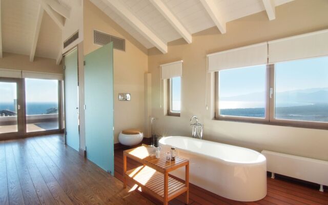 Seaview Peninsula Villa