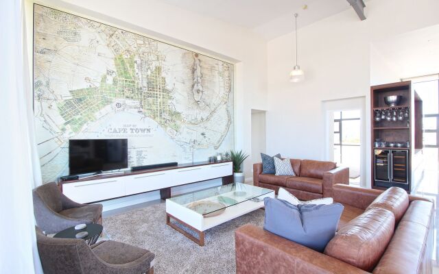 Hillhouse Penthouse 7th Floor