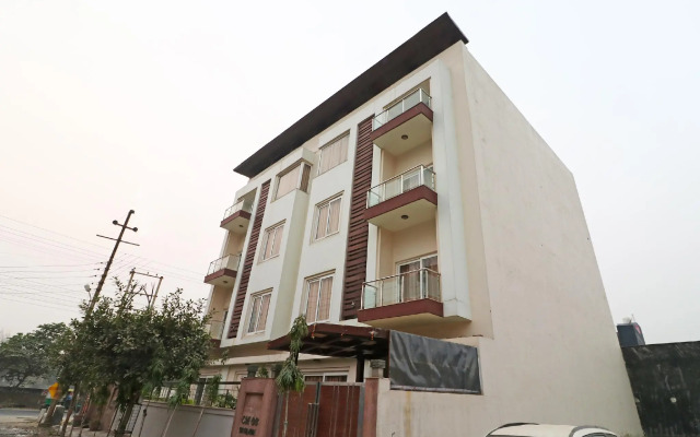 Townhouse 581 Noida Sector 122