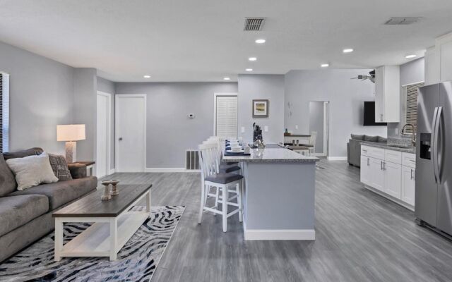 5638 Colonial Oaks Blvd