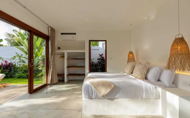 Villa Lumahi Tiga – Guest Rooms – Cemagi