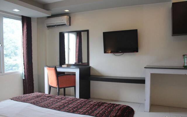OYO 114 One Liberty Hotel