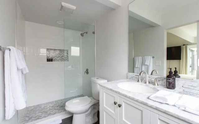 Hamilton I by Avantstay Beach House! Rooftop Deck Newly Renovated Bungalow