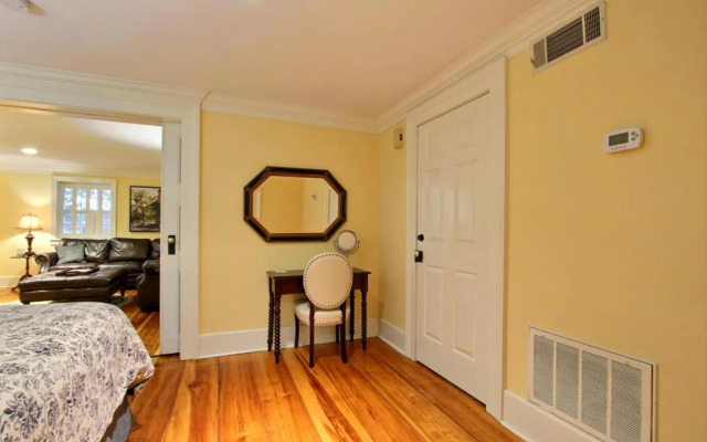 Bird Baldwin Magnolia Suite