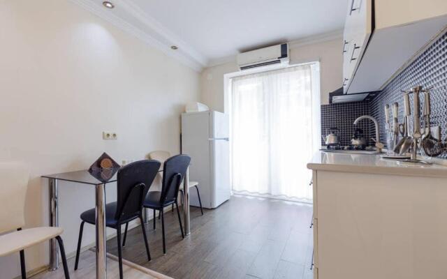 Modern 1BR In The Heart of Batumi